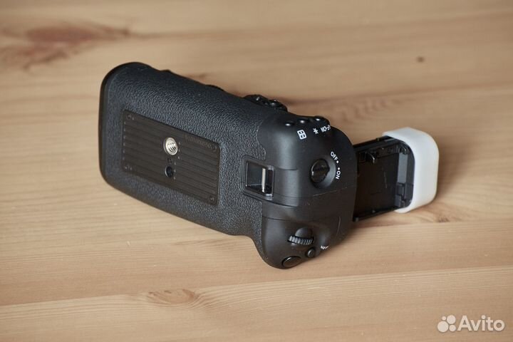 Canon BG-E20 (ориг, для Canon 5D Mark IV)