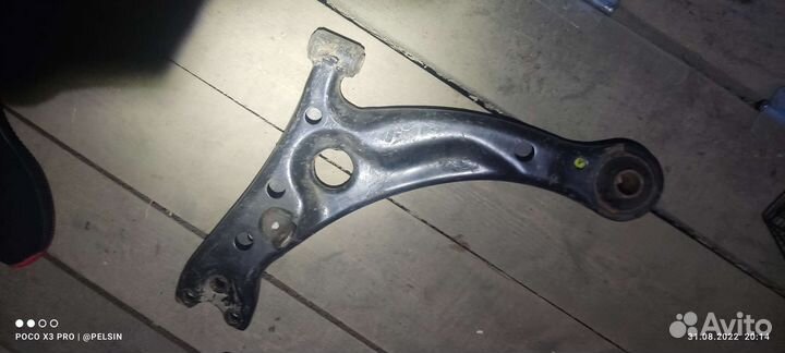 Рычаг колеса левый Тойота Карина Е