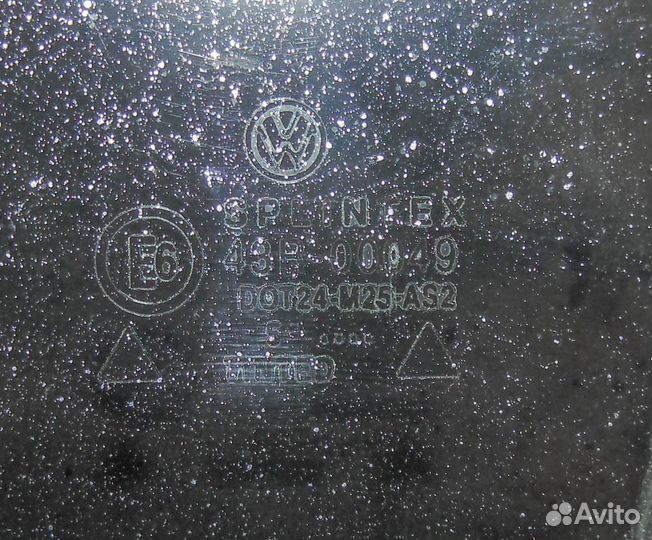 Стекло двери задней левой VW Golf 3