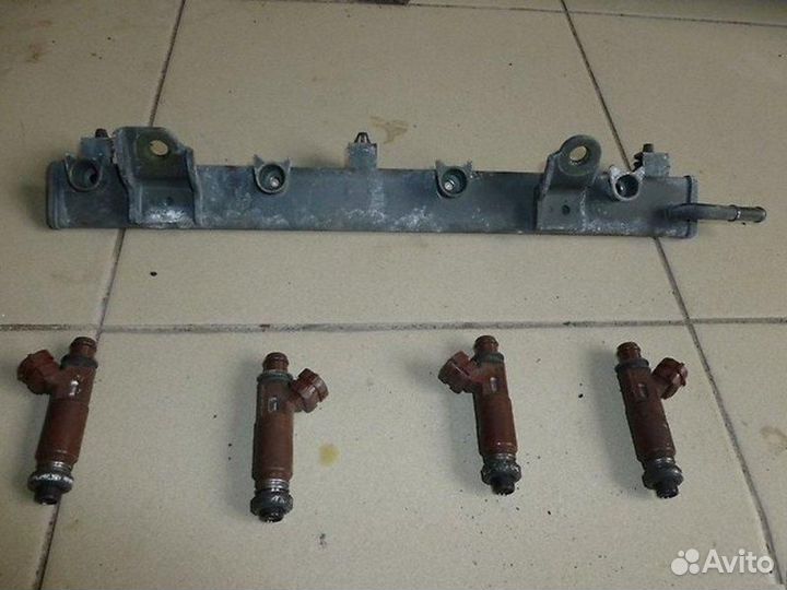 Форсунка топливная Suzuki Liana