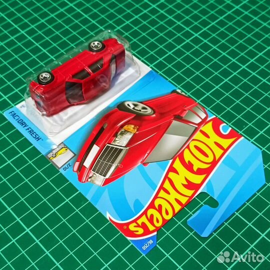 Hot Wheels Mercedes-Benz 500E Factory Fresh