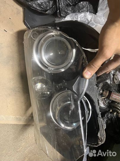 Битая фара Crysler Crossfire