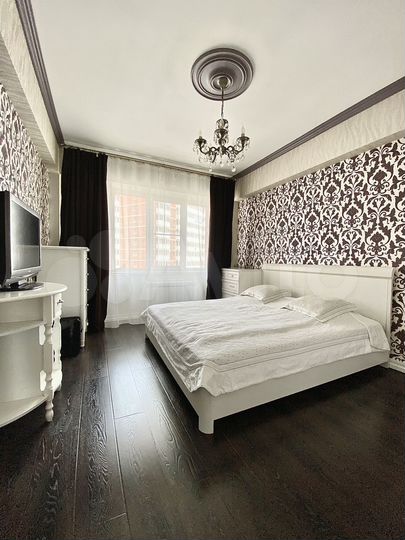 3-к. квартира, 82 м², 4/8 эт.