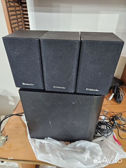 Сабвуфер и 3 колонки от системы 5.1 Defender
