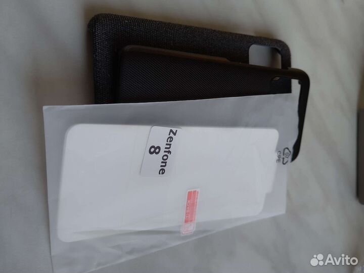 Asus Zenfone 8