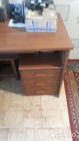 Письменный стол