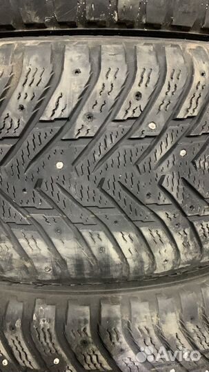 Nokian Tyres Hakkapeliitta 8 245/45 R19 и 275/40 R19