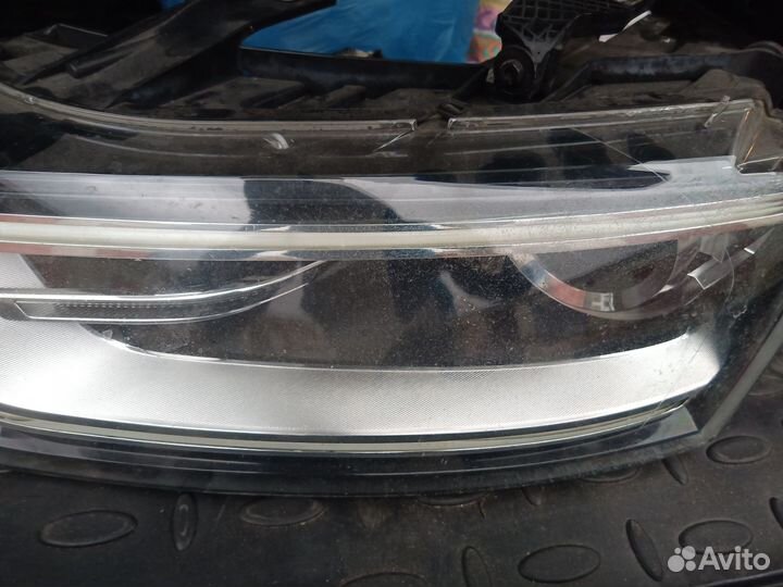 Передняя левая фара audi Q3 Ксенон оригинал