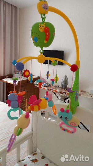 Музыкальный мобиль на кроватку