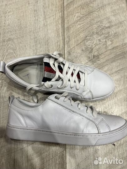 Кроссовки tommy hilfiger женские 37,5 Нат. кожа