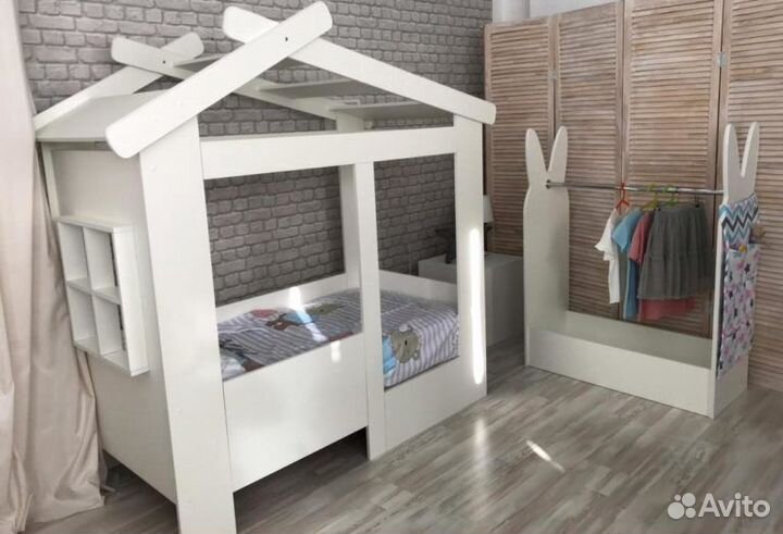 Напольная вешалка 