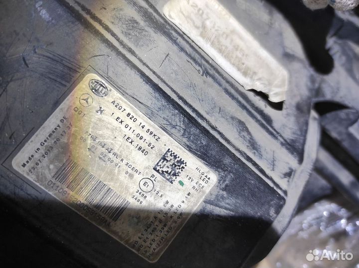 Фара правая битая светодиодная 207 Mercedes