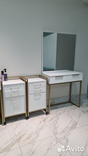 Мебель для салонов красоты новая
