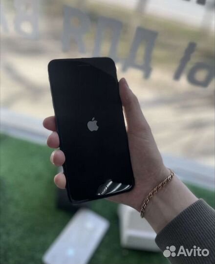 iPhone 8 Plus, 64 ГБ