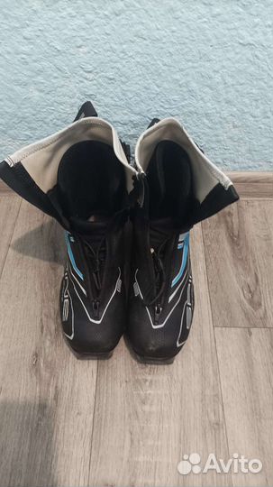 Лыжные ботинки коньковые spine 38р