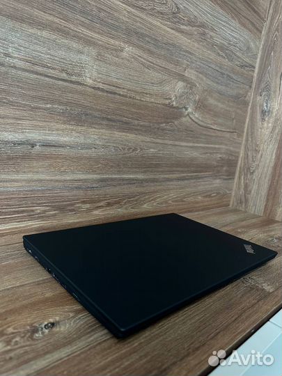 Lenovo ThinkPad p14s i5 / 8GB/512 gb+ sim