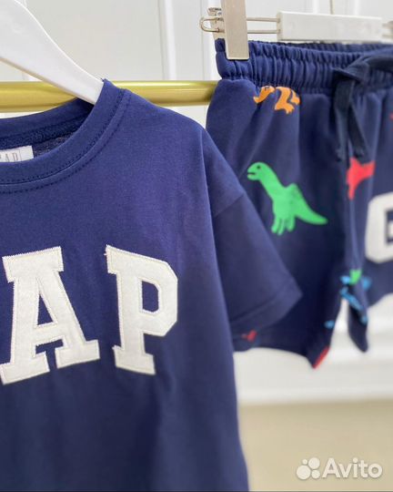 Костюм для мальчика gap