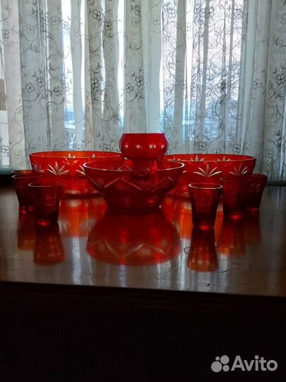 Набор посуды красного хрусталя