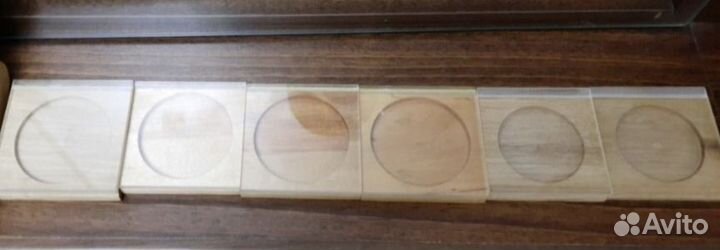 39 футляров для настольных медалей