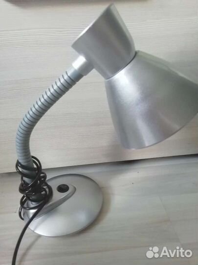 Лампа настольная