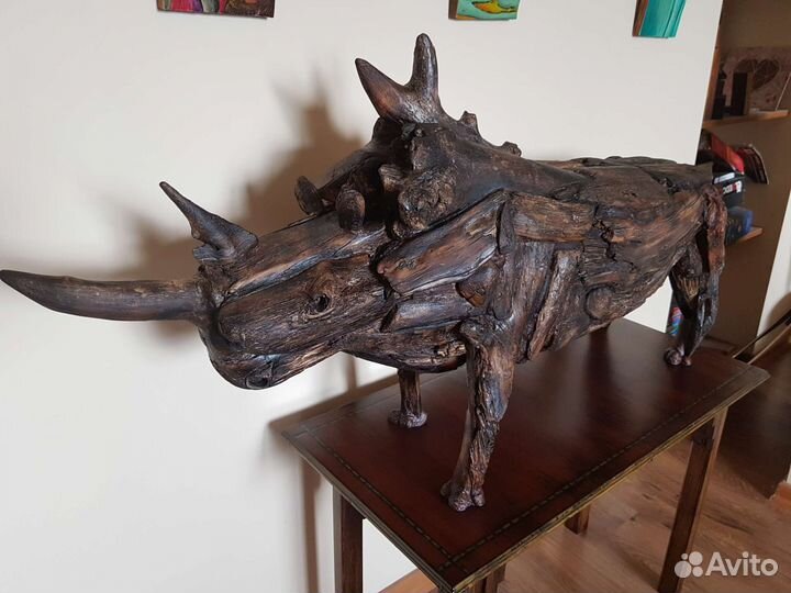 Интерьерная скульптура из кусочков дерева