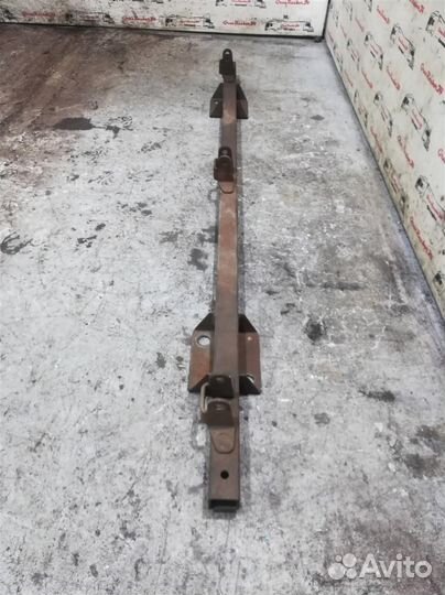 Кронштейн спойлера крыши Volvo 24427203