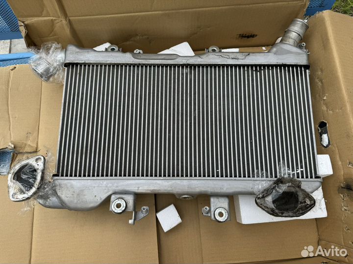 Интеркулер toyota land cruiser 200 оригинал