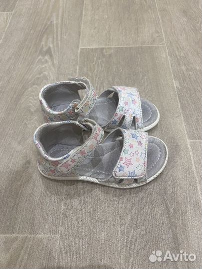 Сандалии для девочки