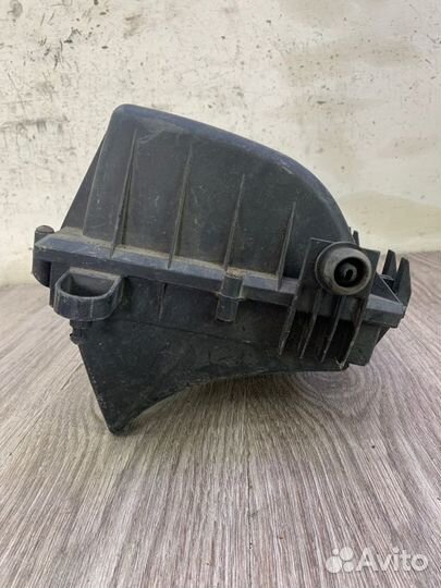 Корпус воздушного фильтра Opel Vectra C Z19DTH