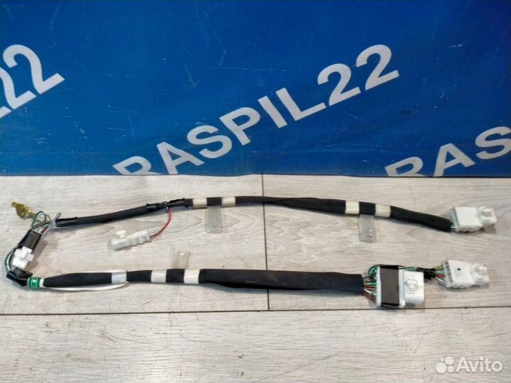 Электропроводка задних фонарей Toyota Cresta