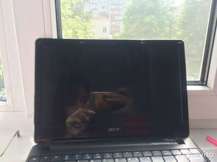 Продаю на запчасти ноутбук