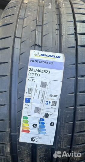 Michelin Pilot Sport 4 S 285/40 R23