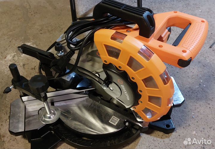 Пила торцовочная