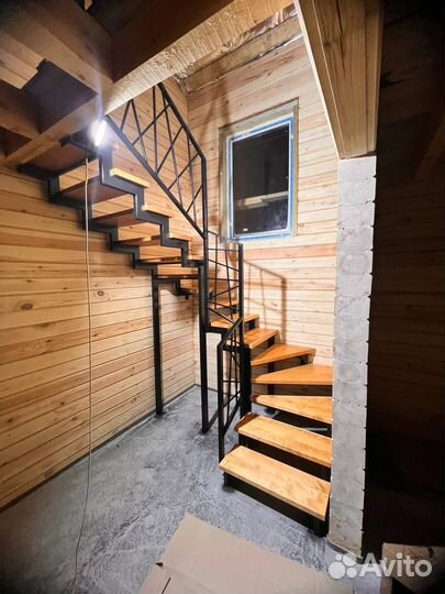 Лестница на металлокаркасе