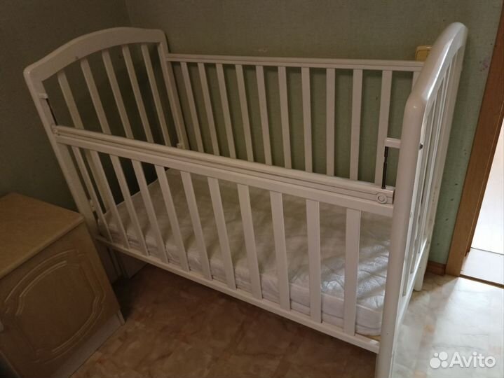 Кровать массив дерева+матрас+балдахин+одеяло,подуш