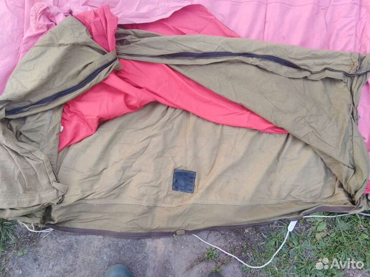 Палатка брезентовая с красным верхом времен СССР