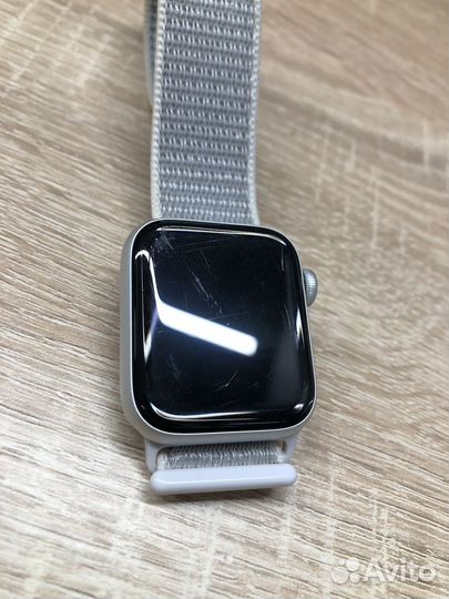 Apple Watch Series 4 Nike Edition 40 mm Silver