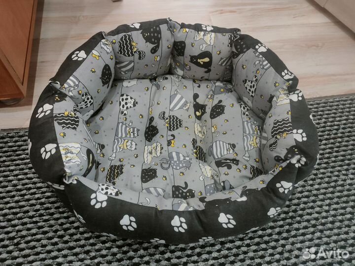 Лежанка для кошек новая