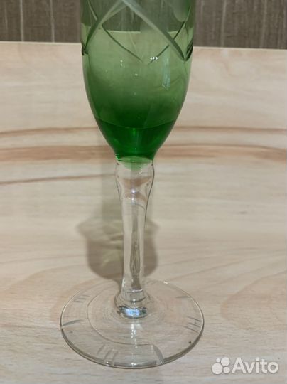 Старинный фужер цветное стекло,резьба