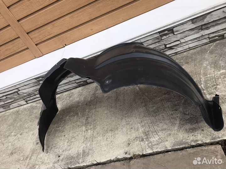 Подкрылок honda fit правый