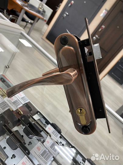 Замок врезной Apecs 1223/60