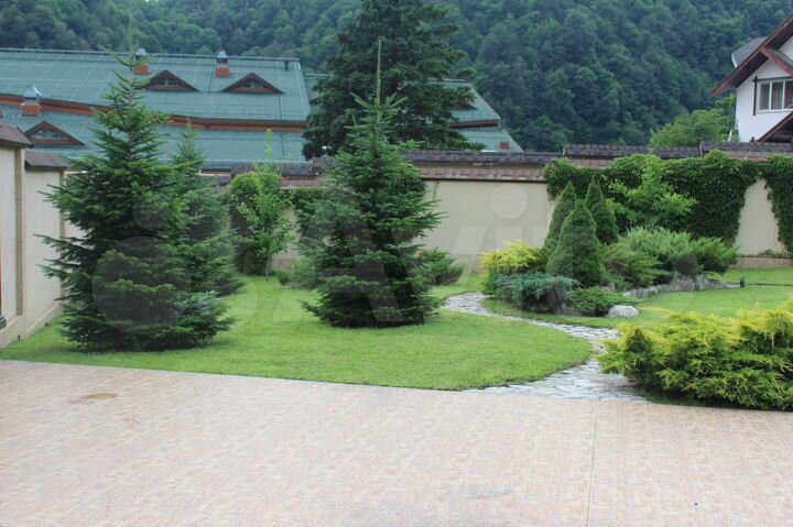 Коттедж 440 м² на участке 11 сот.