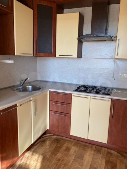 2-к. квартира, 50 м², 10/11 эт.