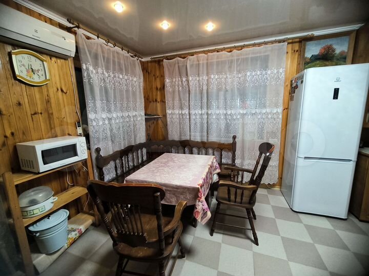 4-к. квартира, 101 м², 2/2 эт.