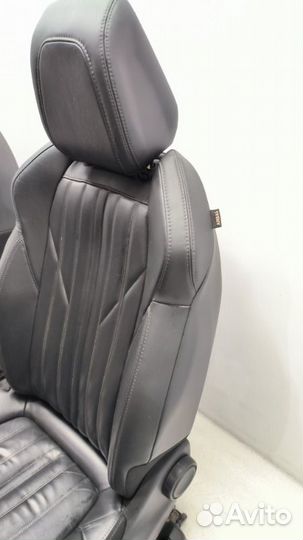 Сиденья комплект Peugeot 3008 C2A DW10FD 2017