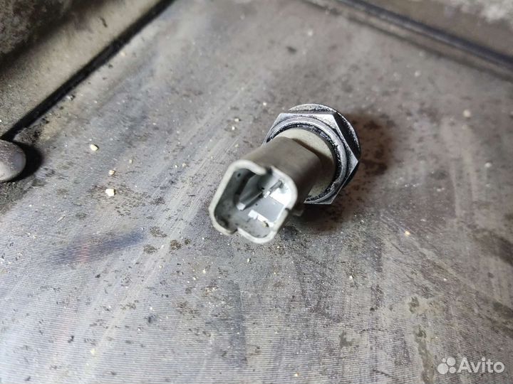 Датчик давления масла Ситроен С4 Пикассо