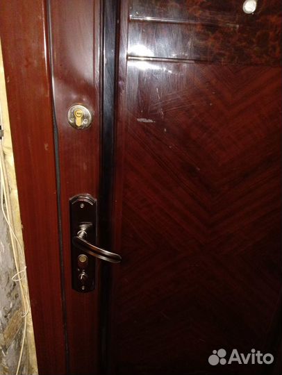 Дверь входная металлическая