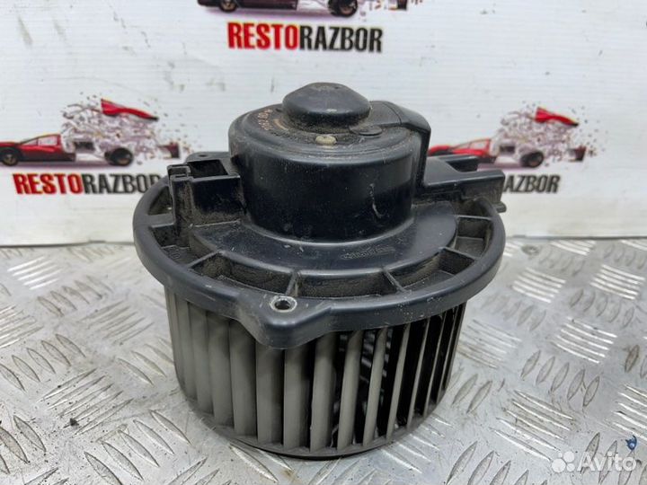 Мотор печки Mitsubishi Chariot Grandis минивен 2