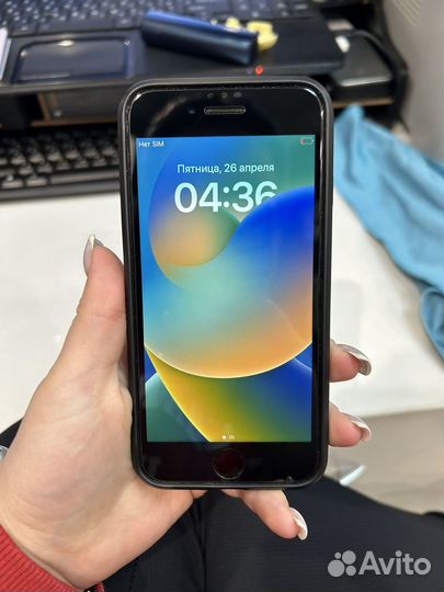 iPhone 8, 64 ГБ