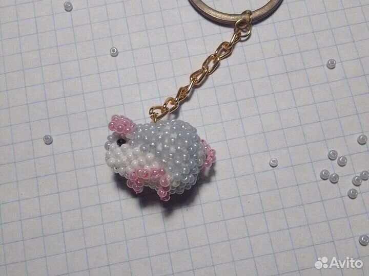 Мышка брелок из бисера